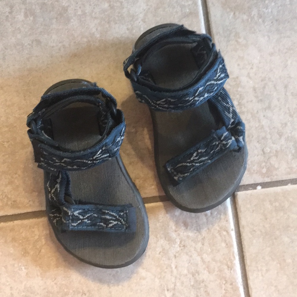 Boys sandals